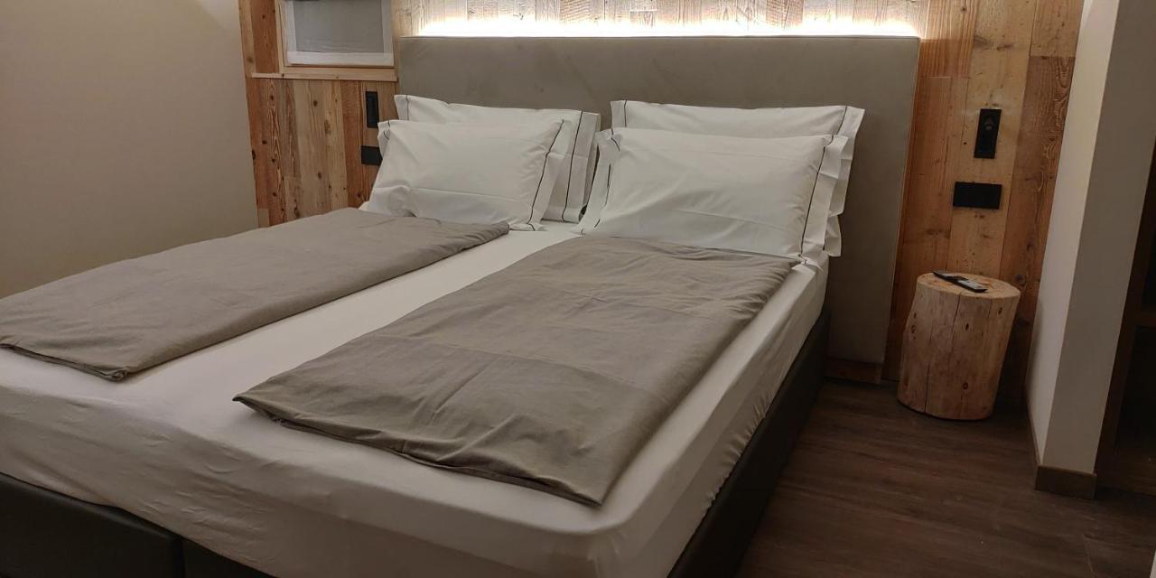 Garni Al Silvestri Vei Hotell Livigno Eksteriør bilde
