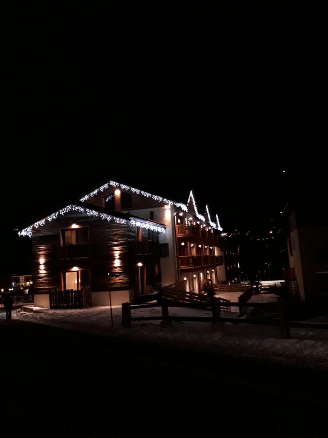 Garni Al Silvestri Vei Hotell Livigno Eksteriør bilde