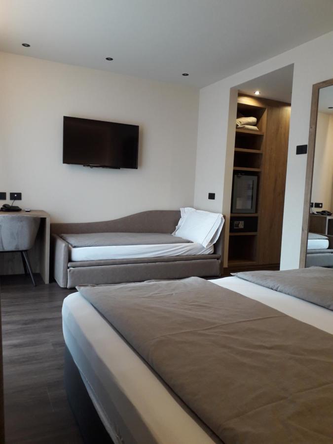 Garni Al Silvestri Vei Hotell Livigno Eksteriør bilde